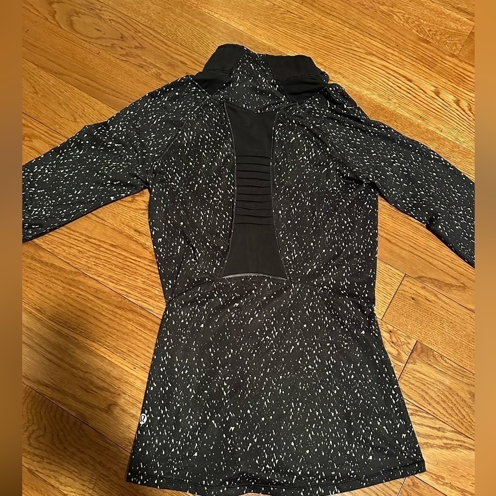 Lululemon pullover - Picture 4 of 5
